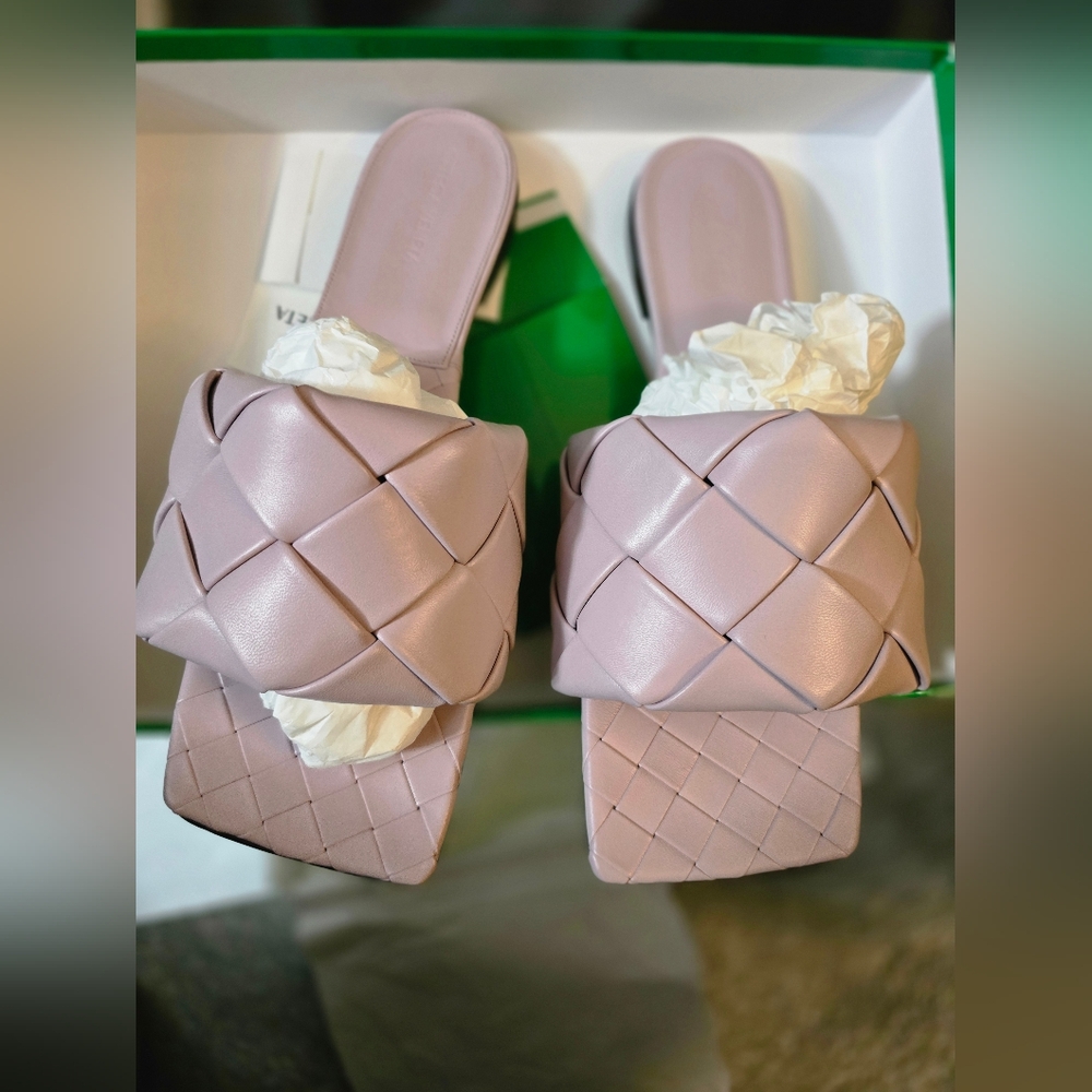 Bottega Veneta BV Lido Flat Slides Magnolia Pink Intrecciato Leather